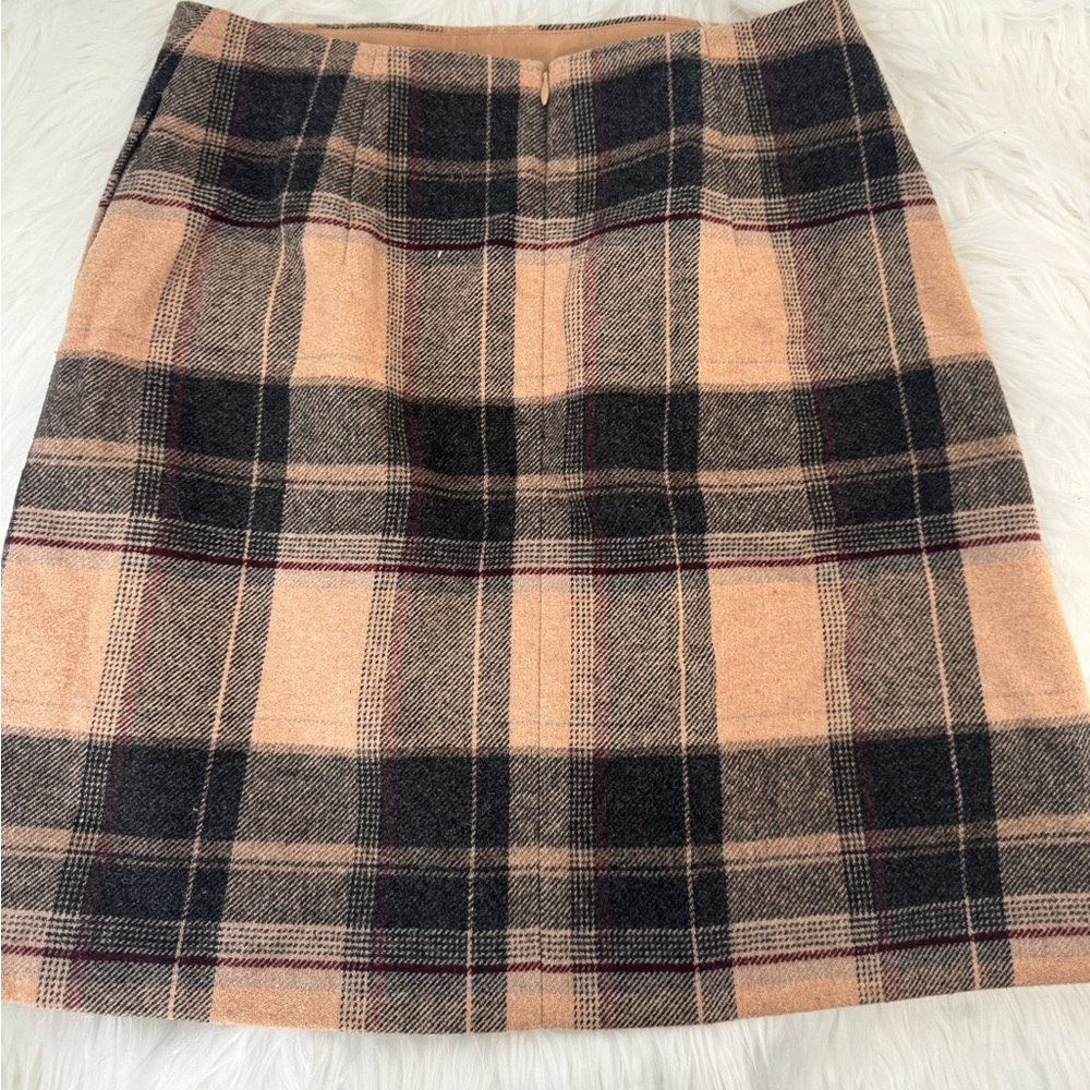 Size 2 tan/black plaid wool blend lined short skirt with pockets